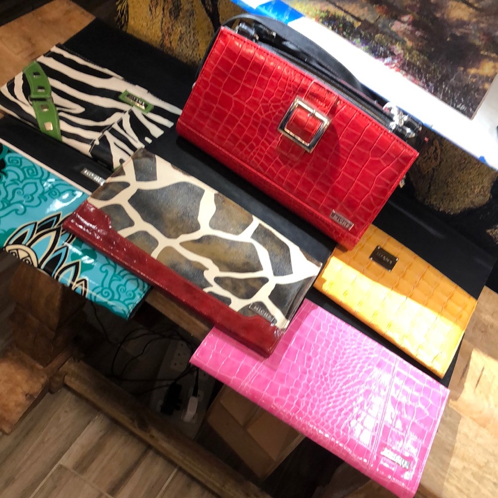 Miche Black Purse w/ 6 Covers Jasmine, Red Buckle, Zebra, Giraffe, Pink, Coral